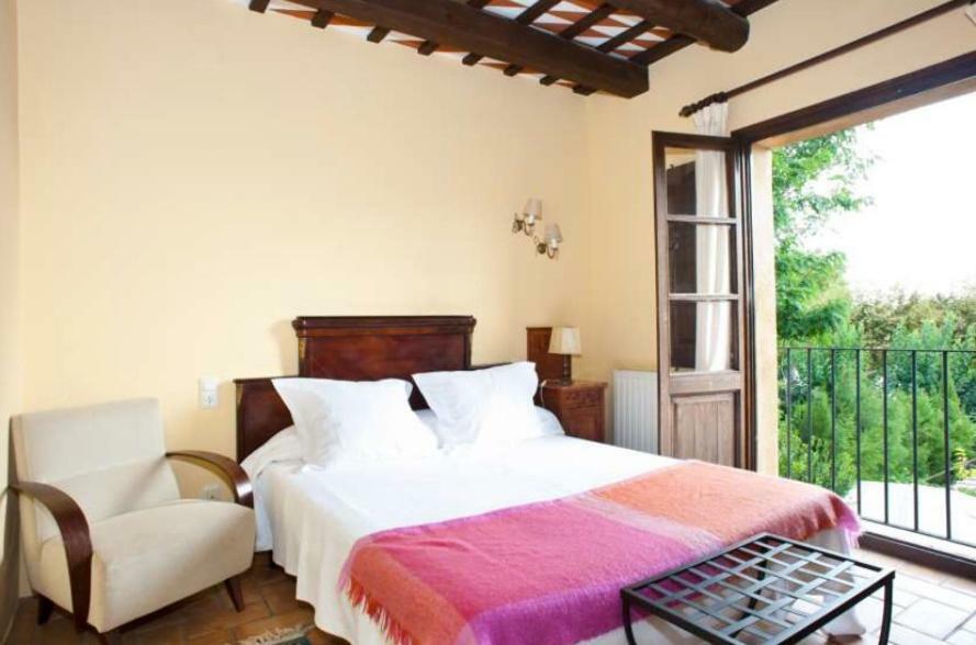 Hostal La Riera Torroella De Montgri Luaran gambar