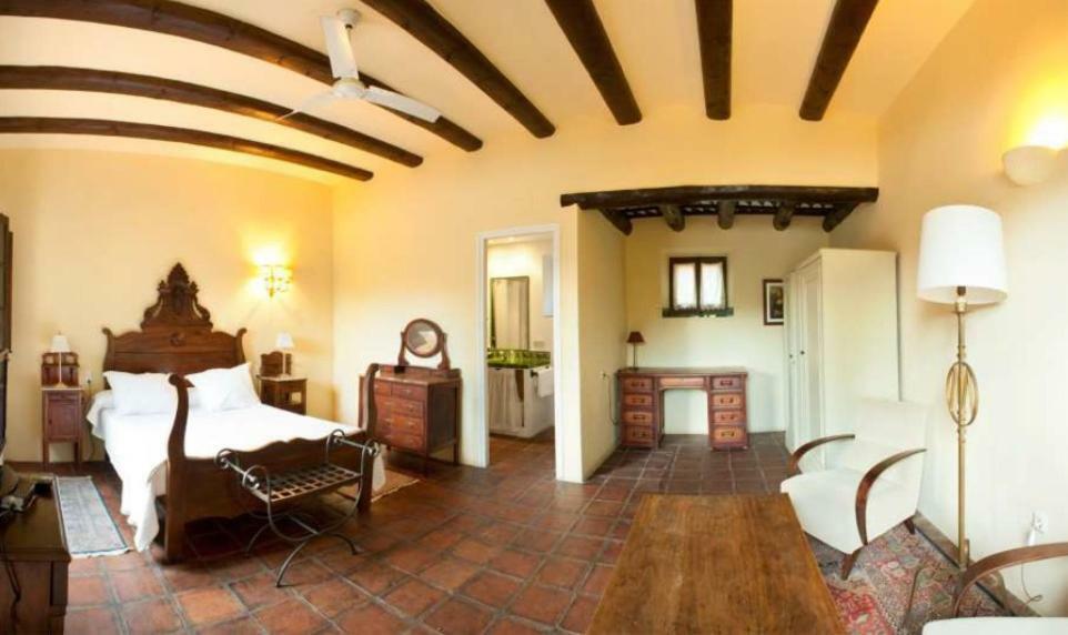 Hostal La Riera Torroella De Montgri Luaran gambar