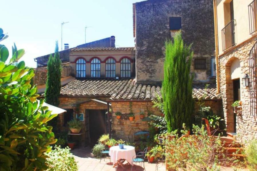 Hostal La Riera Torroella De Montgri Luaran gambar