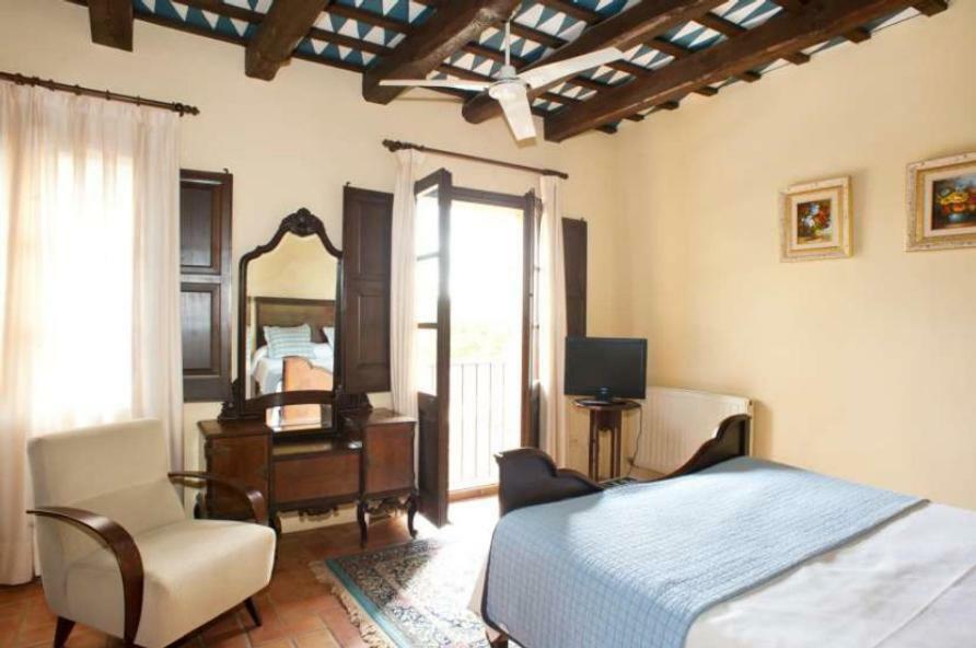 Hostal La Riera Torroella De Montgri Luaran gambar